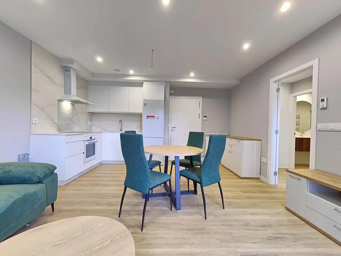 Kitchen of Flat for rent in Pontevedra Capital   with Heating, Storage room and Furnished