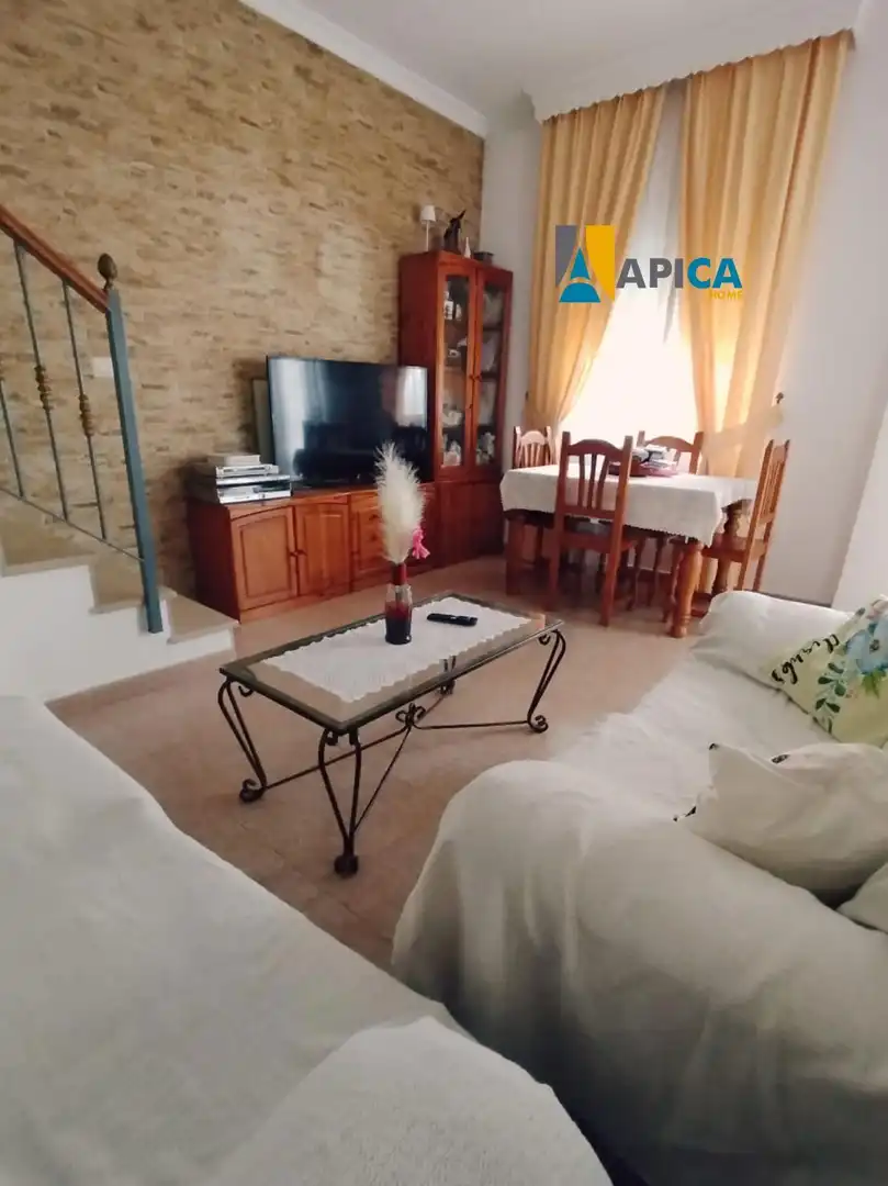 Sala d'estar de Casa o xalet en venda en Barbate amb Terrassa i Moblat