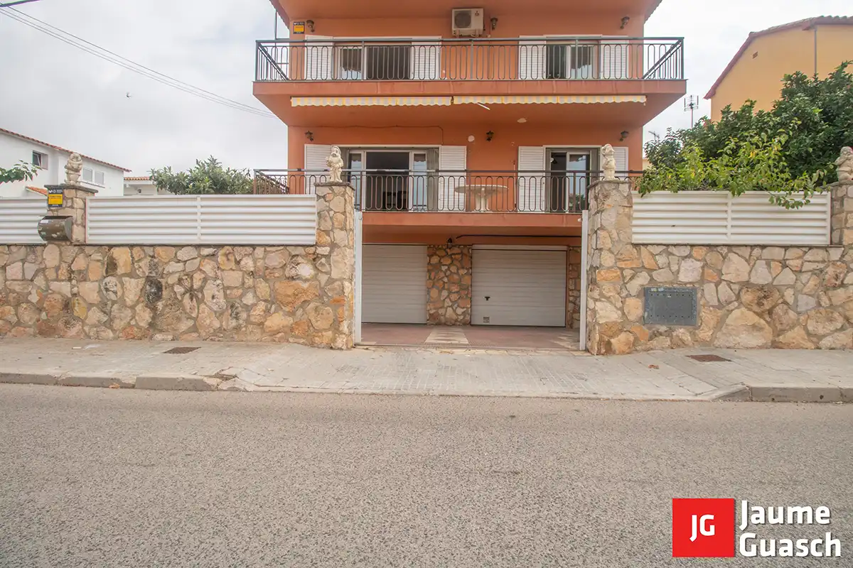 Exterior view of Flat for sale in Torredembarra  with Air Conditioner, Heating and Private garden