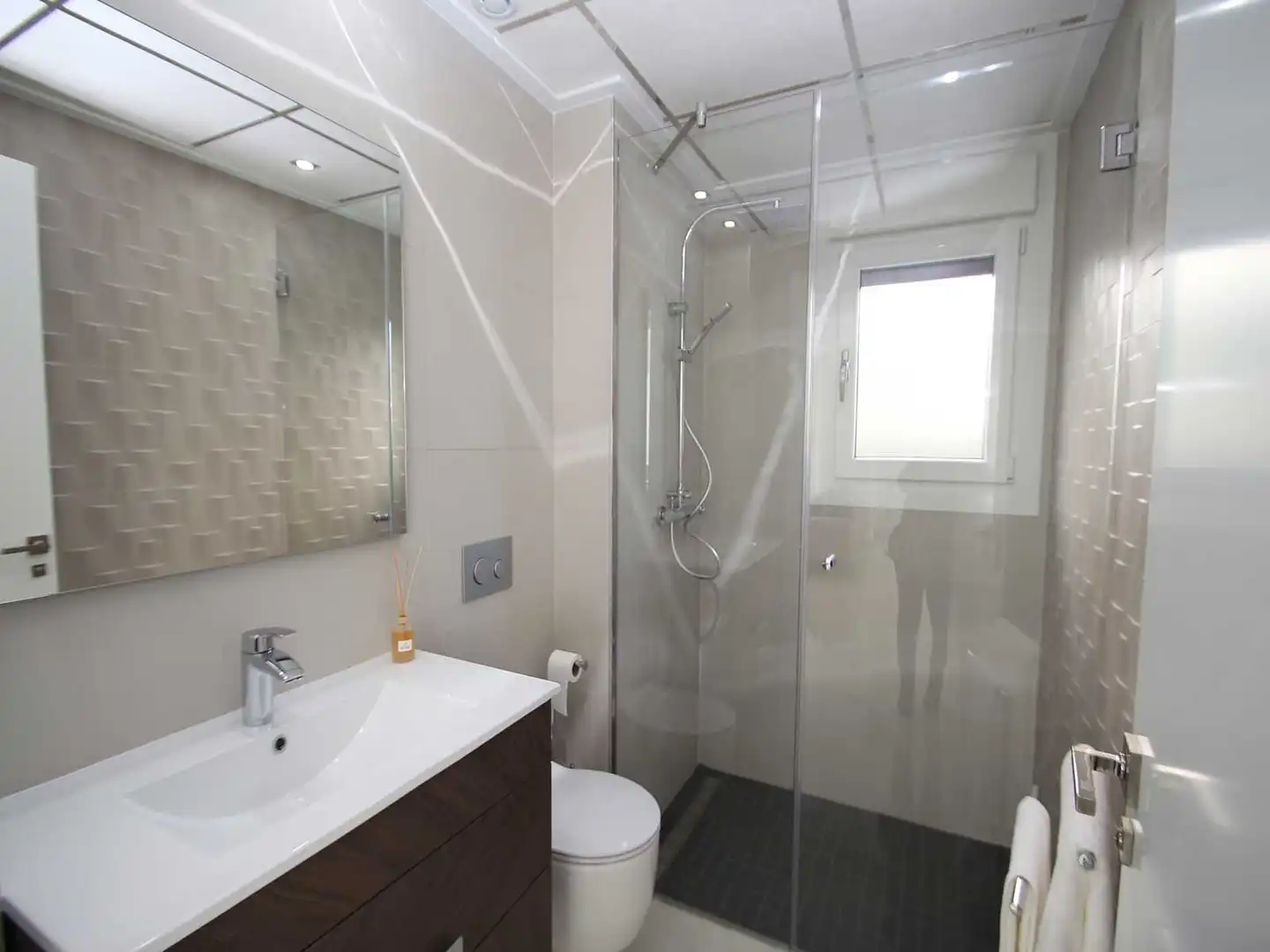 Detached house with pool for sale in Avenida Avenida Julietta Orbaiceta, imagen 9