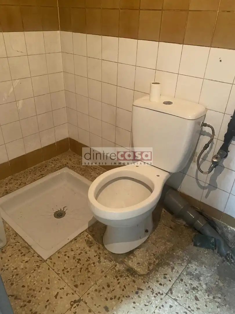 Bathroom of Commercial properties for rent in Tordera