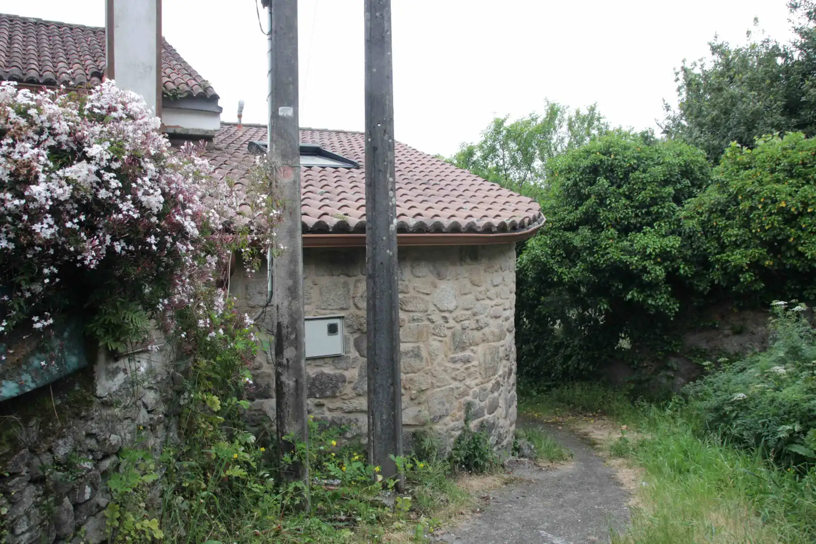Vista exterior de Casa adosada en venda en Padrón amb Jardí privat, Moblat i Forn