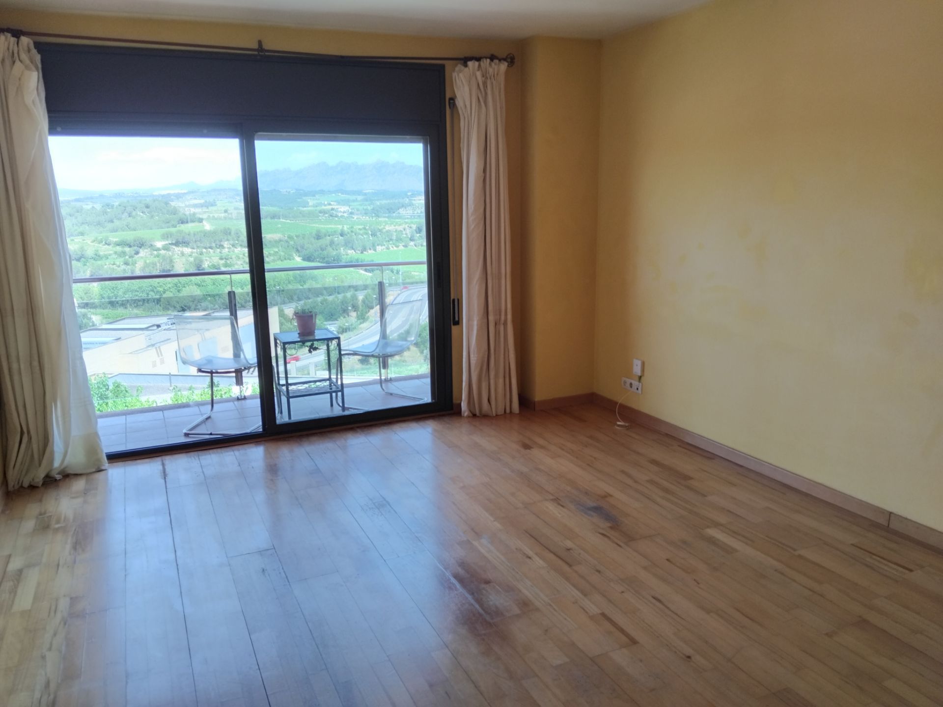 Sala d'estar de Àtic en venda en Gelida amb Aire condicionat, Calefacció i Terrassa