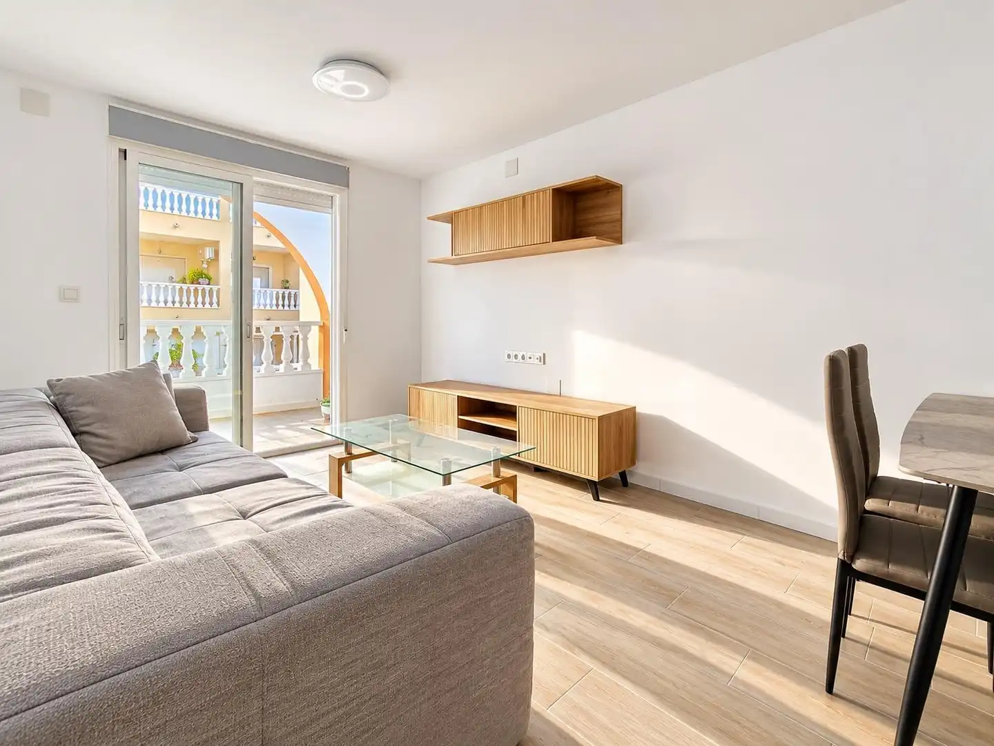 Apartamento con terraza en venta en Calle Calle Santander 19, imagen 2