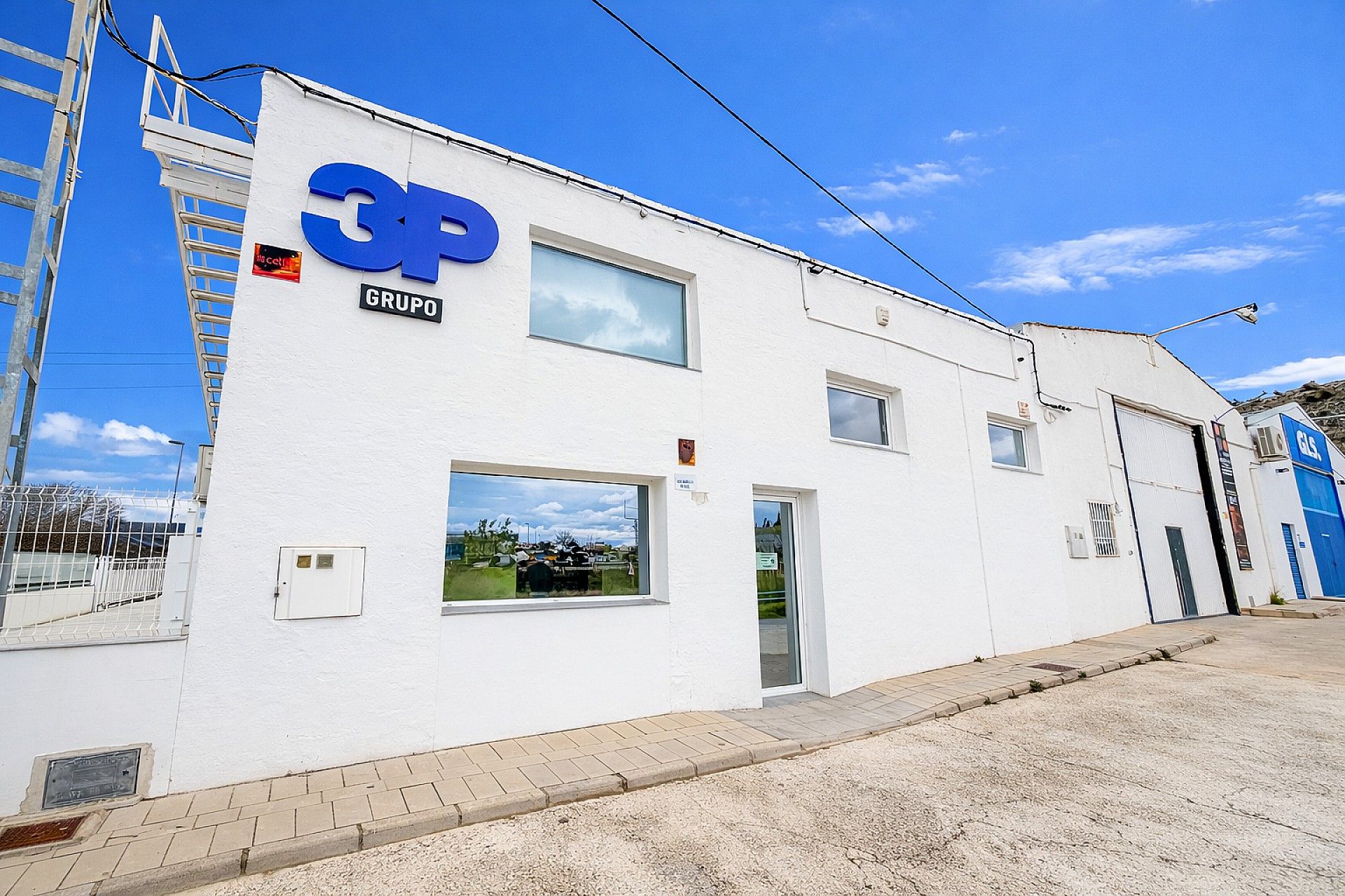 Vista exterior de Local en venda en Villena