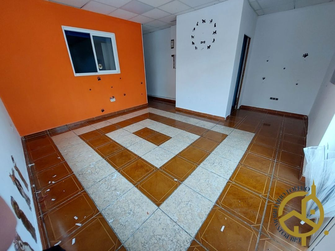 Premises for sale in Magán  with Air Conditioner