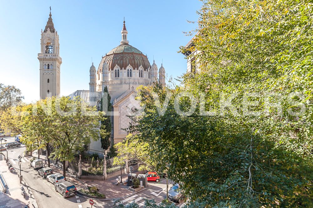 Exterior view of Apartment to rent in  Madrid Capital  with Air Conditioner, Heating and Storage room