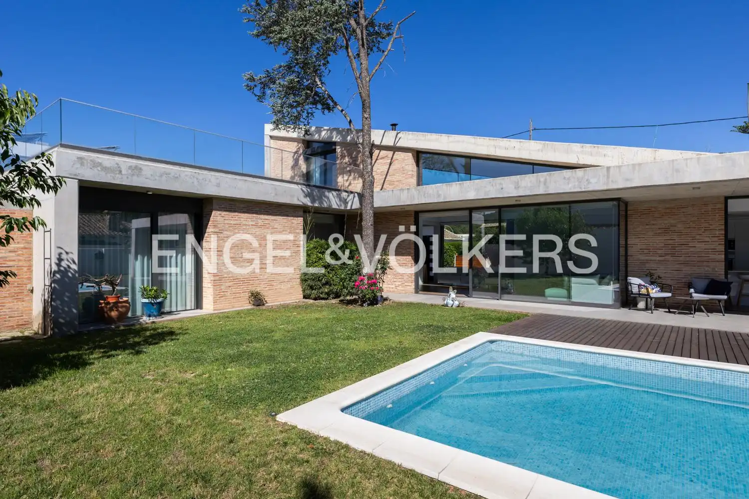 Vista exterior de Casa o chalet en venta en L'Eliana con Aire acondicionado, Calefacción y Jardín privado