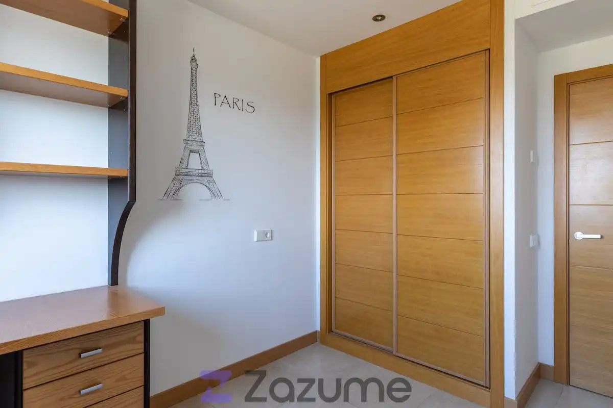 Bedroom of Flat for rent in Madrid  with Air Conditioner, Private garden and Terrace