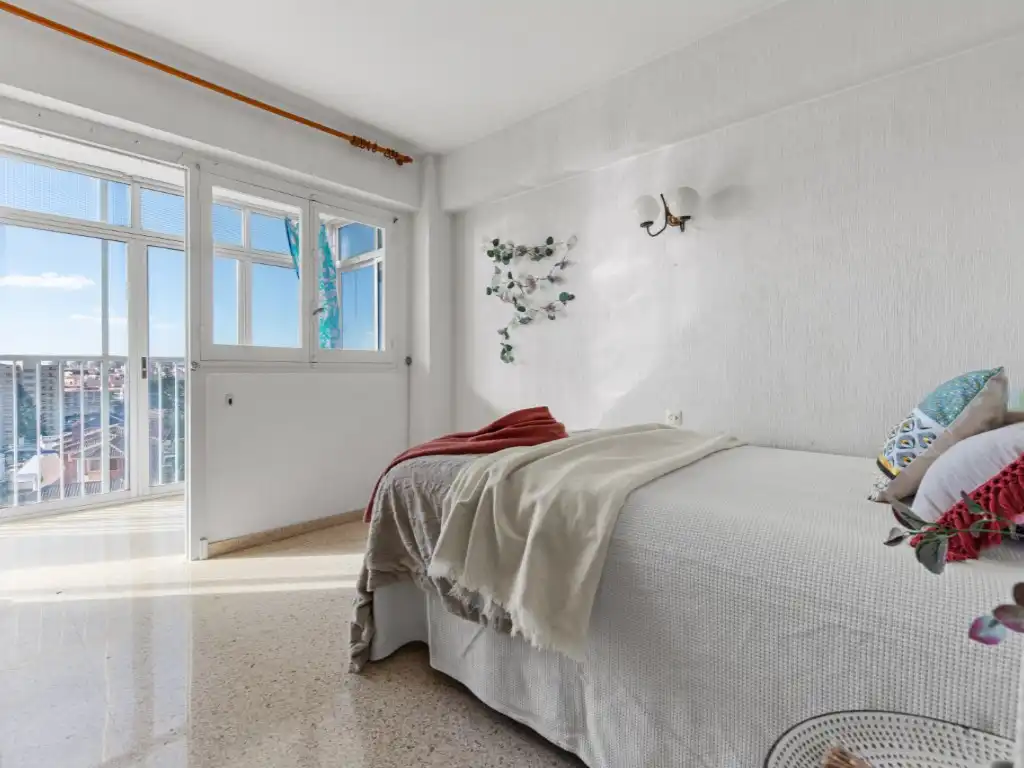 Apartments for sale in Calle Azorin 10 escalera 1 planta 06 puerta a, Campello Playa