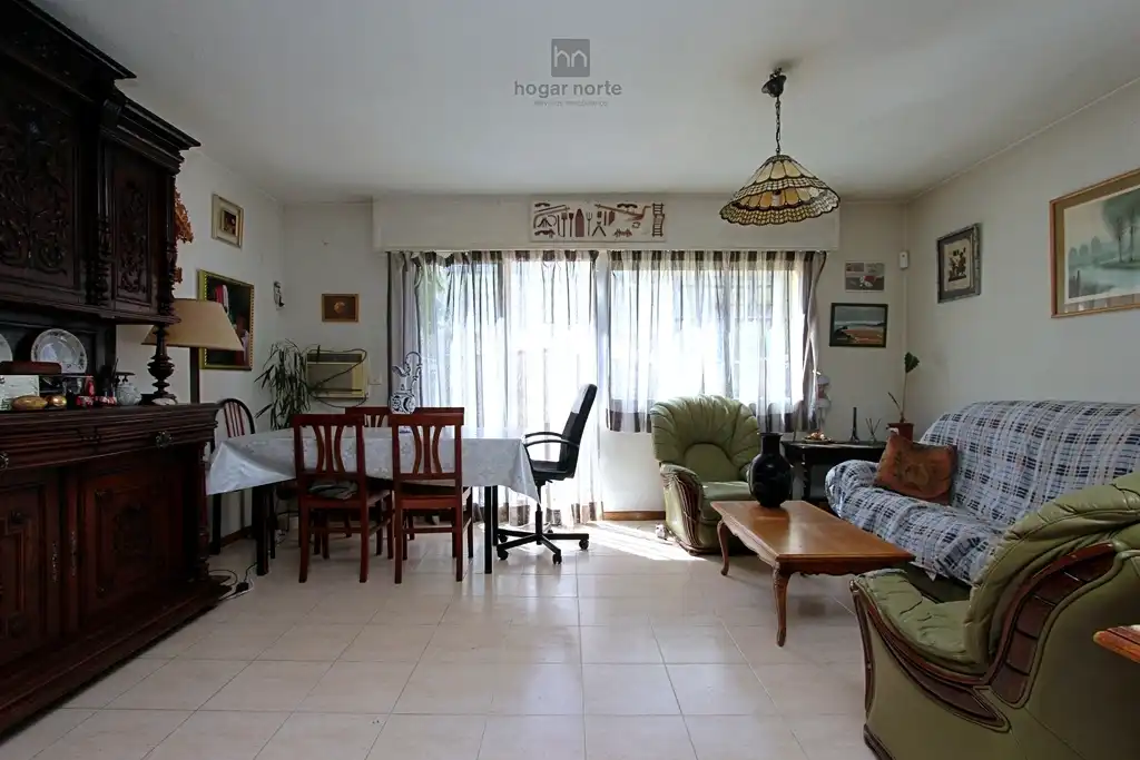 Sala de estar de Casa o chalet en venta en San Sebastián de los Reyes con Aire acondicionado, Calefacción y Jardín privado
