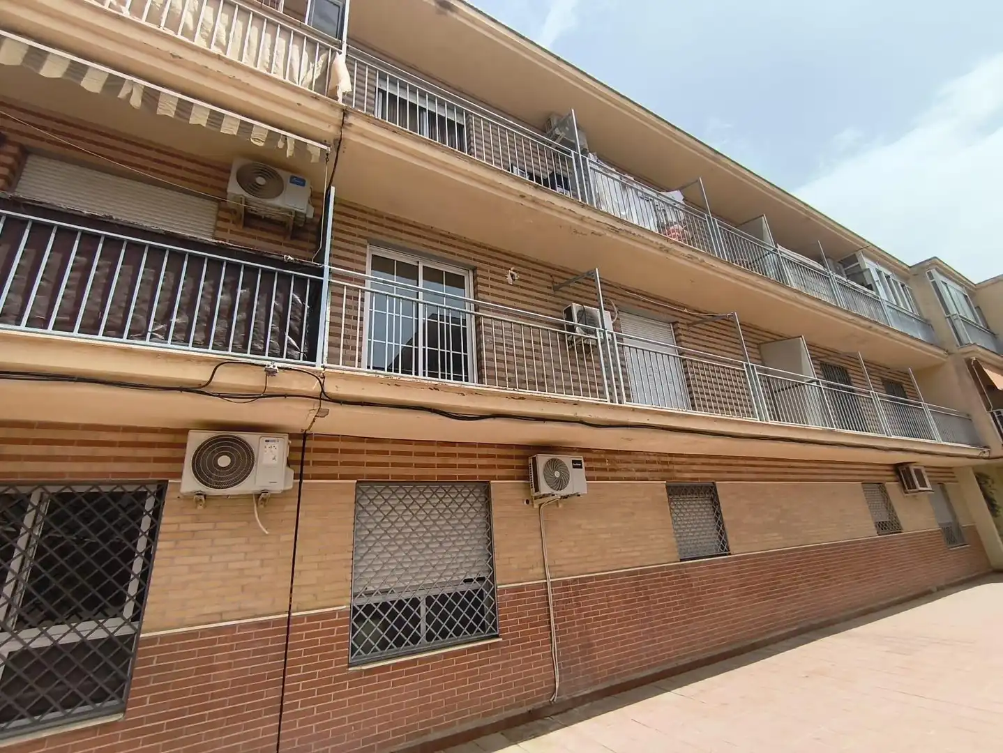 Vista exterior de Pis en venda en Santa Fe amb Terrassa i Balcó