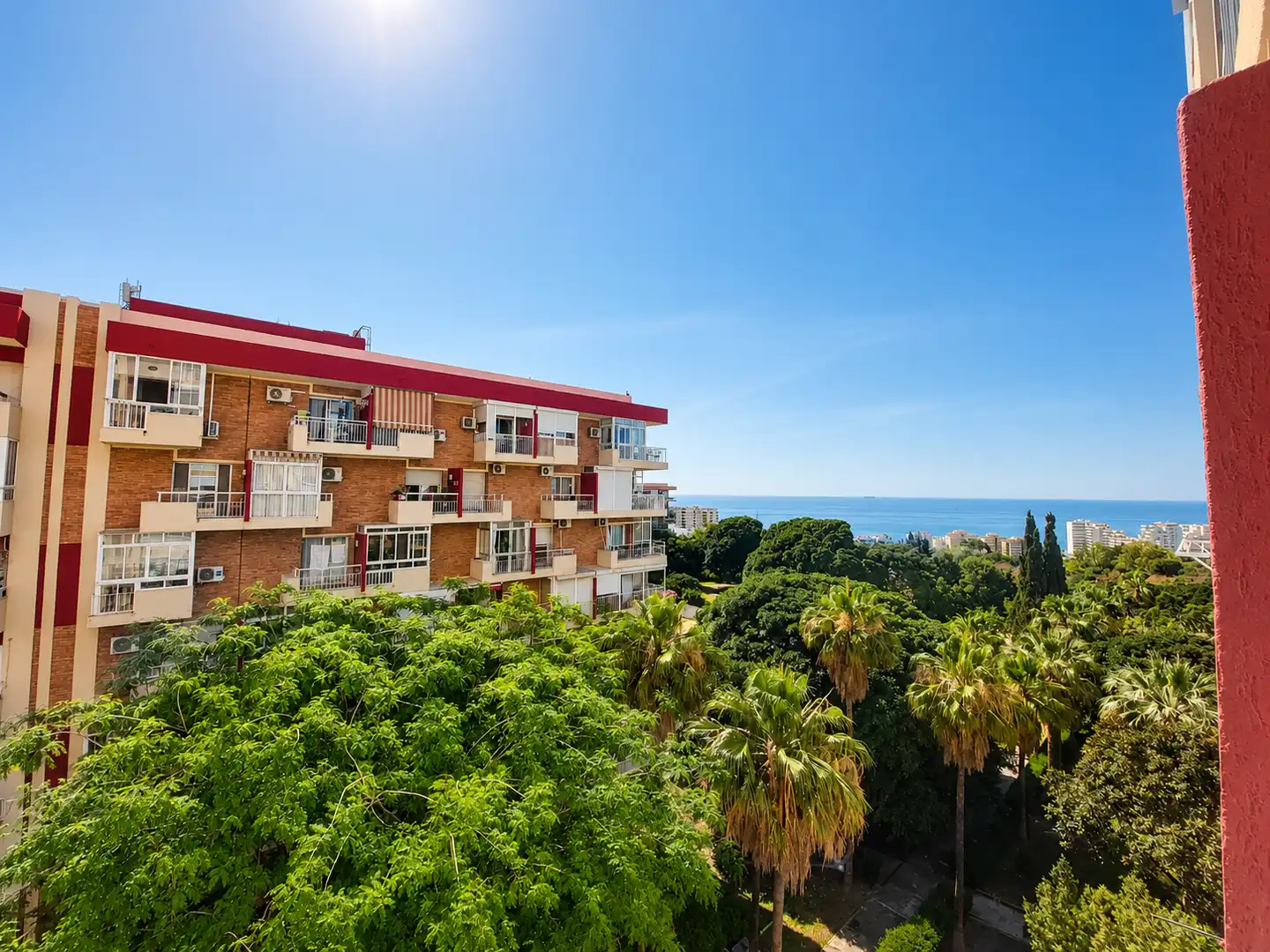Vista exterior de Apartamento en venta en Benalmádena con Terraza, Amueblado y Lavadora