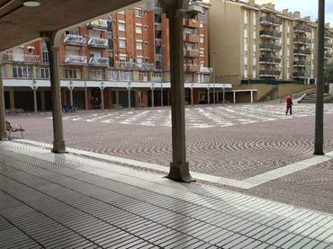 Locale commerciale in vendita a Osona 5