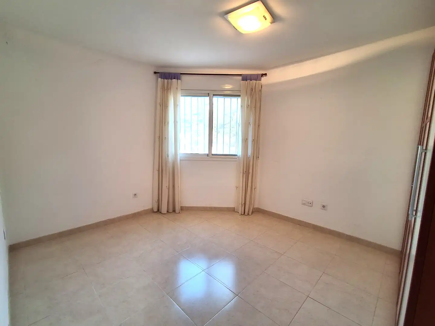 Habitación de Planta baja en venta en Mont-roig del Camp con Jardín privado, Horno y Alarma