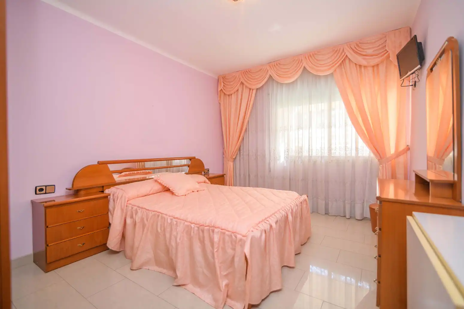 Habitación de Piso en venta en Cornellà de Llobregat con Aire acondicionado, Calefacción y Balcón