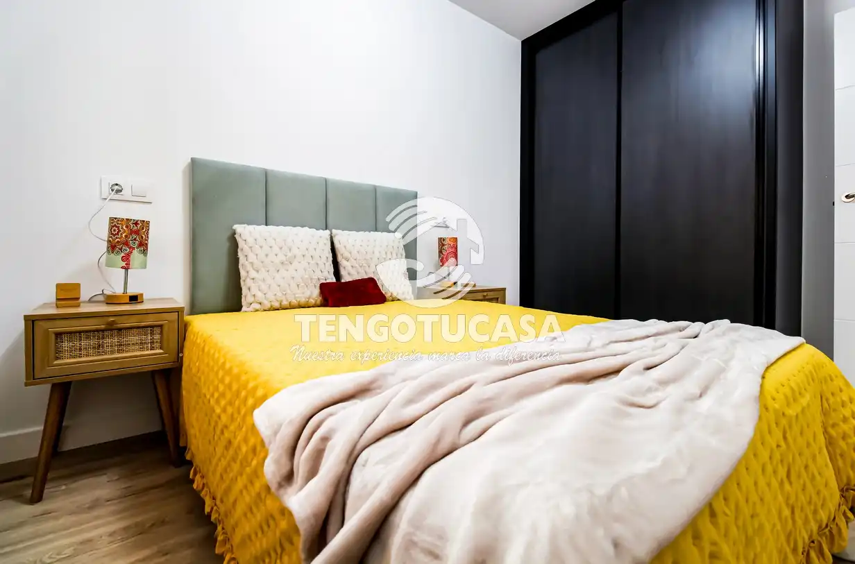 Bedroom of Flat for sale in Madrid  with Air Conditioner, Heating and Furnished