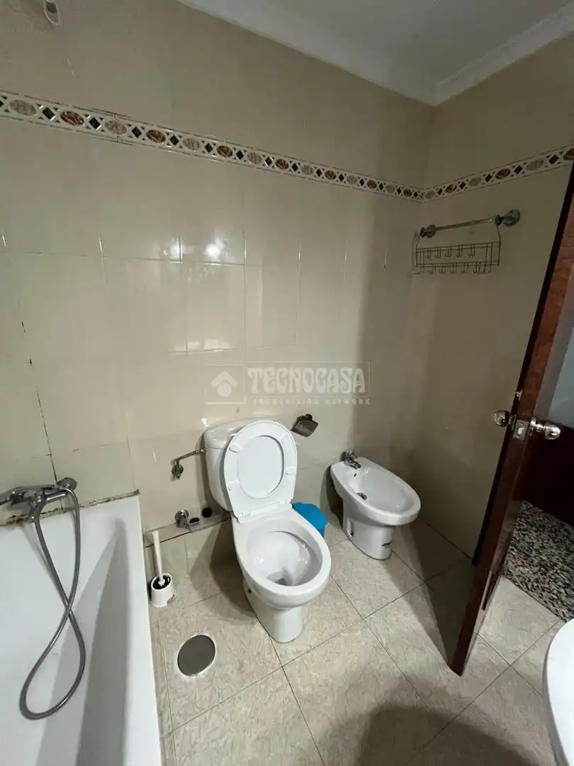 Bathroom of Flat for sale in Sevilla