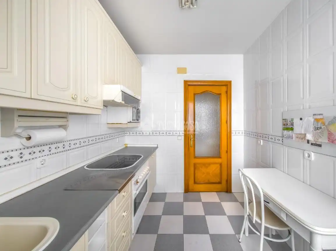 Kitchen of Flat for sale in Madrid  with Air Conditioner, Heating and Parquet flooring