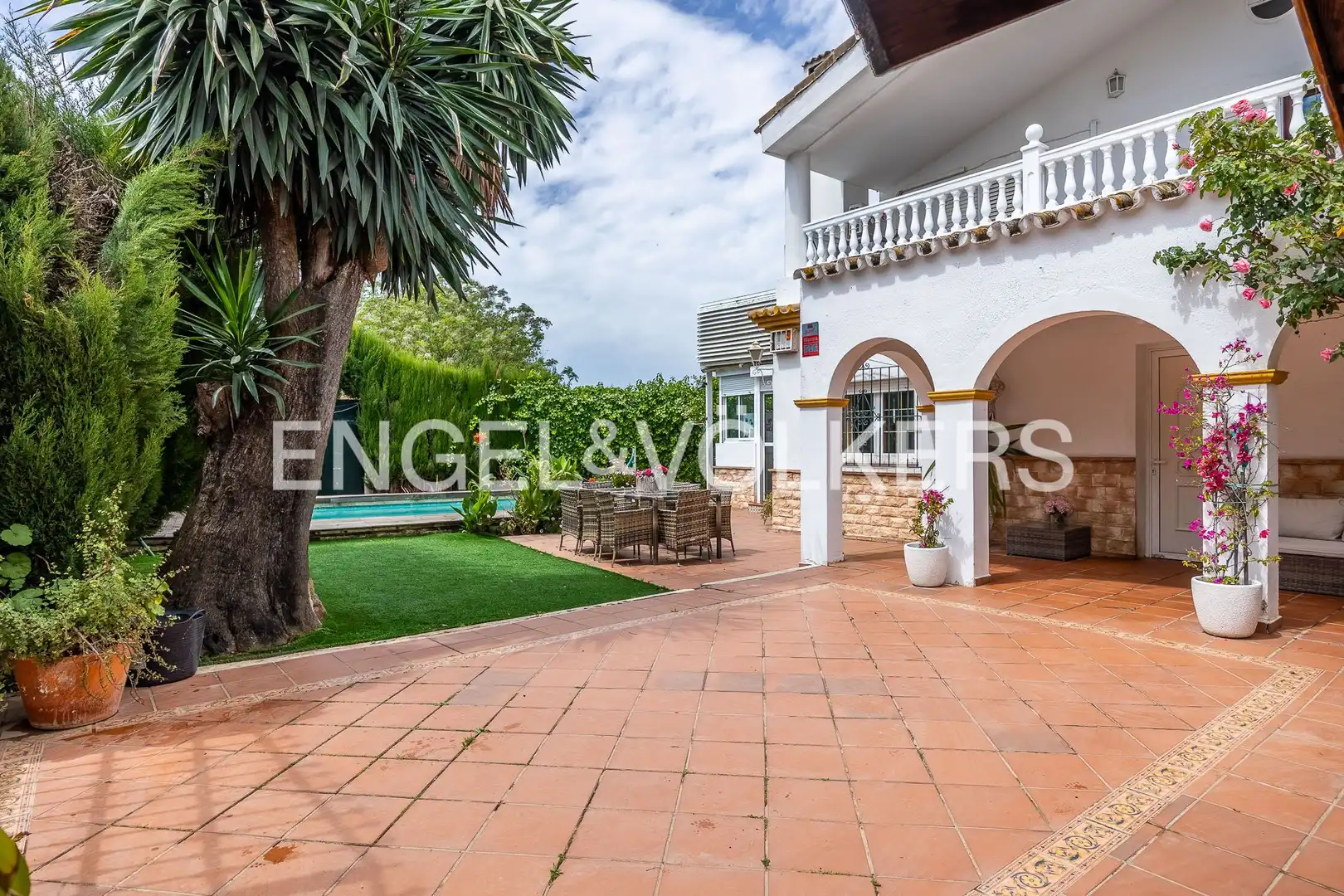 Vista exterior de Casa o xalet en venda en Dos Hermanas amb Calefacció