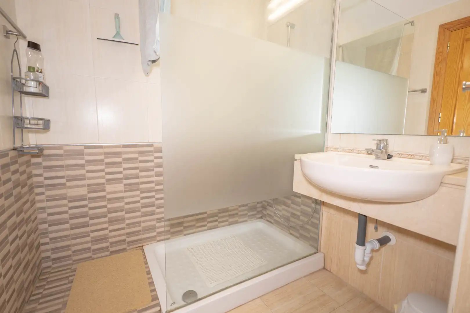 Baño de Piso en venta en El Ejido con Aire acondicionado, Terraza y Trastero