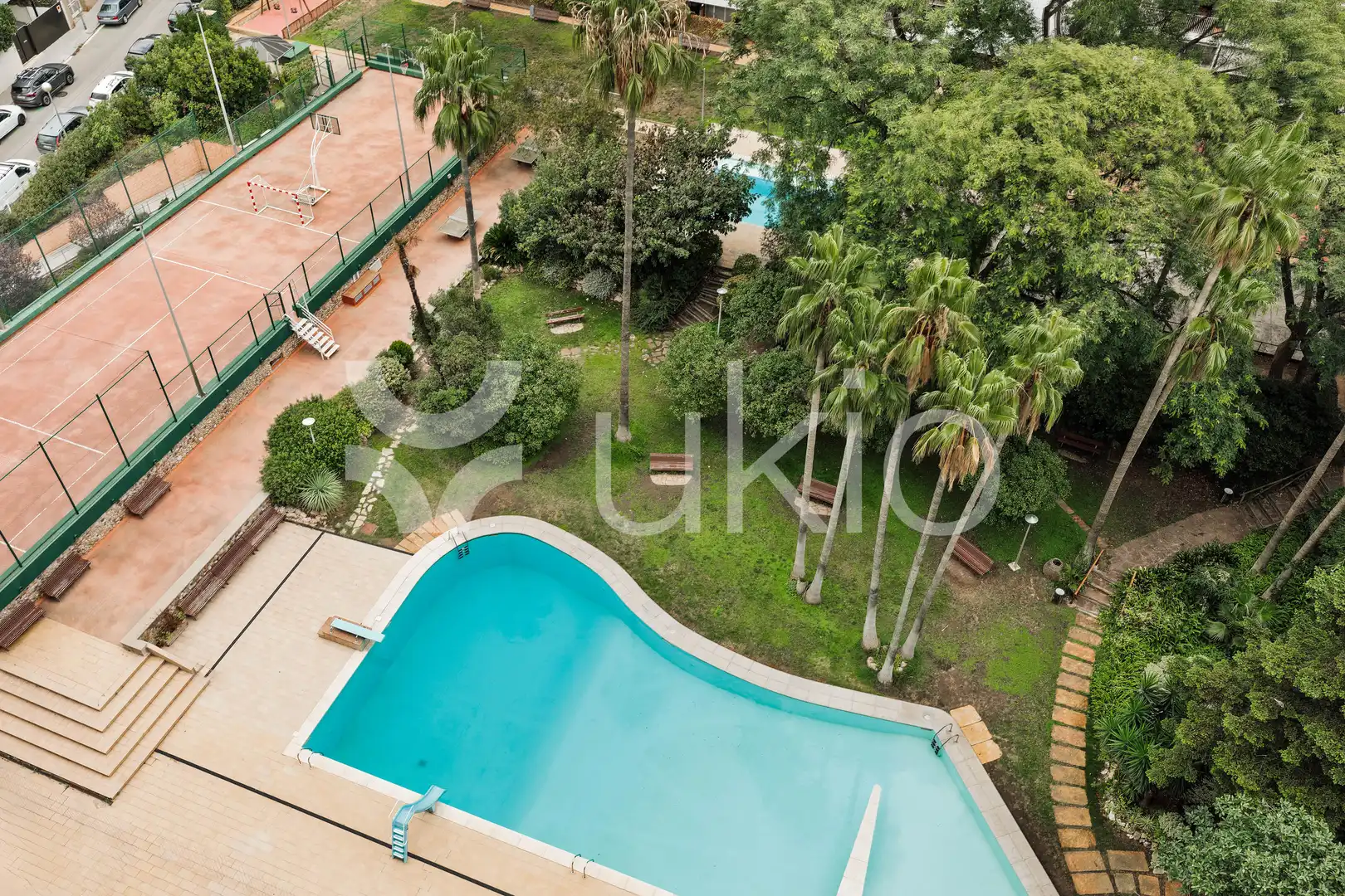 Piscina de Apartament de lloguer en Barcelona amb Aire condicionat, Calefacció i Terrassa