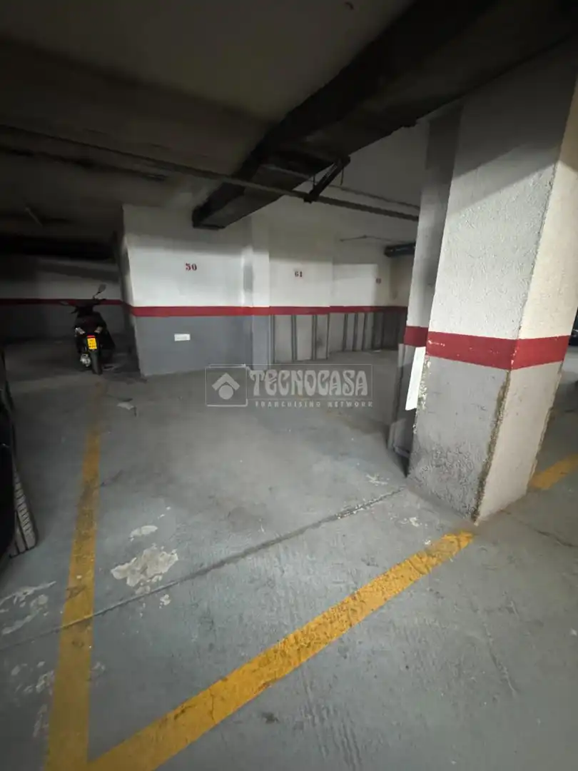 Parking de Piso en venta en Madrid con Calefacción, Parquet y Terraza