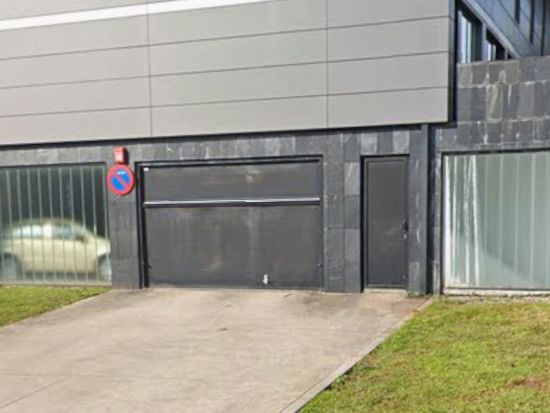 Aparcament de Garatge de lloguer en Santiago de Compostela  amb Alarma