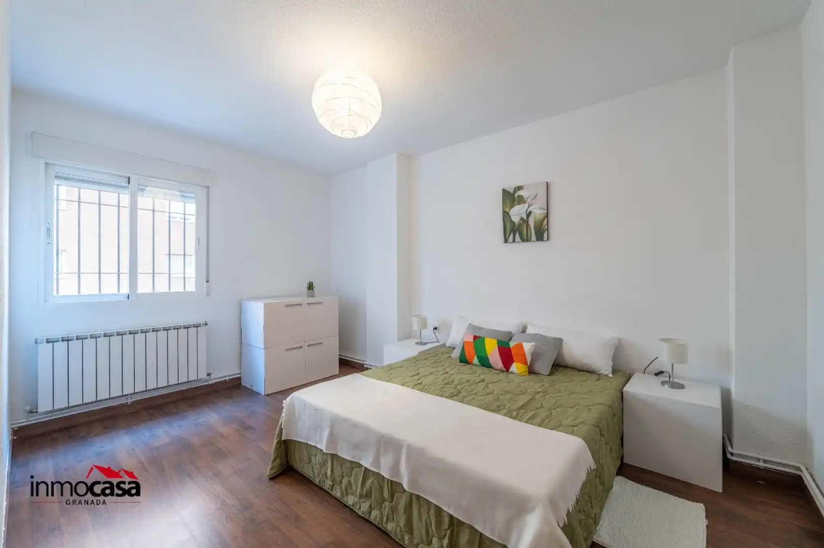 Bedroom of Flat for sale in Granada  with Air Conditioner, Heating and Balcony