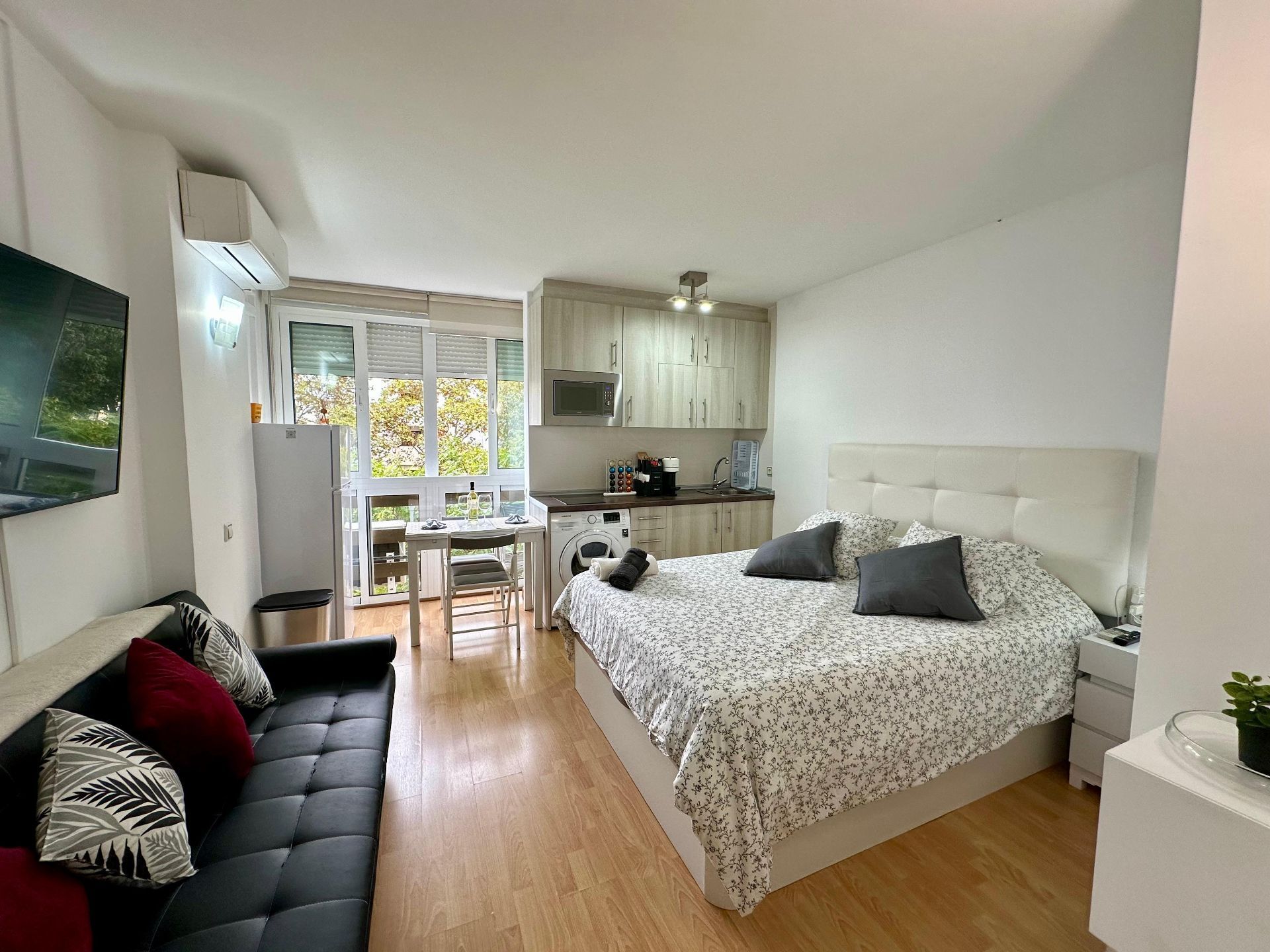 Bedroom of Study for sale in Benalmádena  with Air Conditioner, Furnished and Community pool