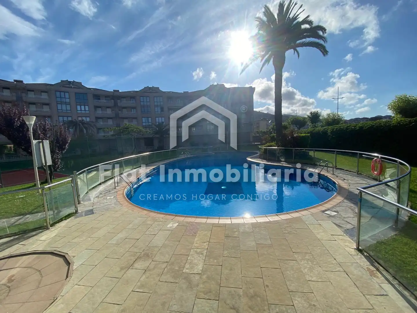 Piscina de Piso en venta en Castro-Urdiales con Calefacción, Parquet y Terraza