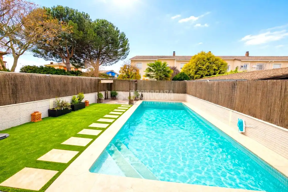 Piscina de Casa adosada en venta en Pepino con Aire acondicionado, Calefacción y Terraza