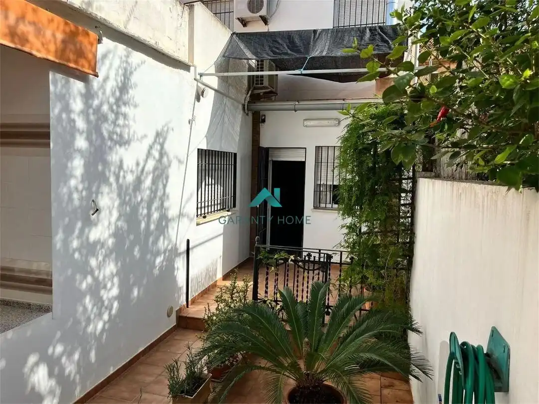 Vista exterior de Casa o chalet en venta en Valencia con Aire acondicionado, Calefacción y Jardín privado