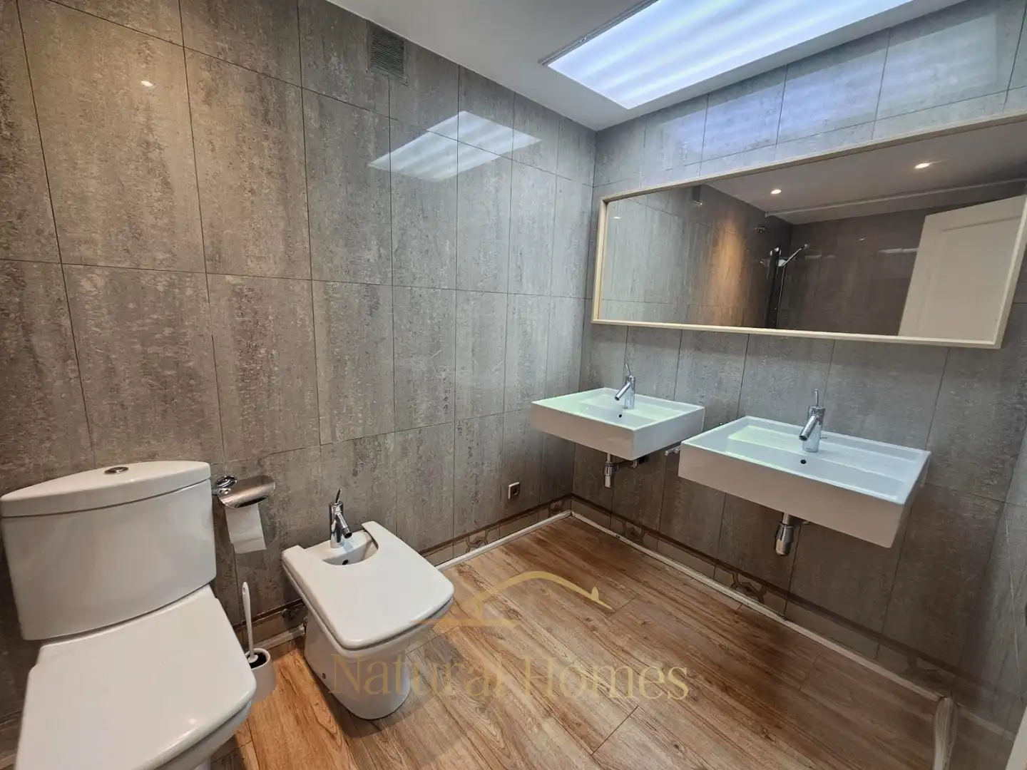 Badezimmer von Wohnungen zur Miete in Caldes d'Estrac mit Klimaanlage, Heizung und Terrasse
