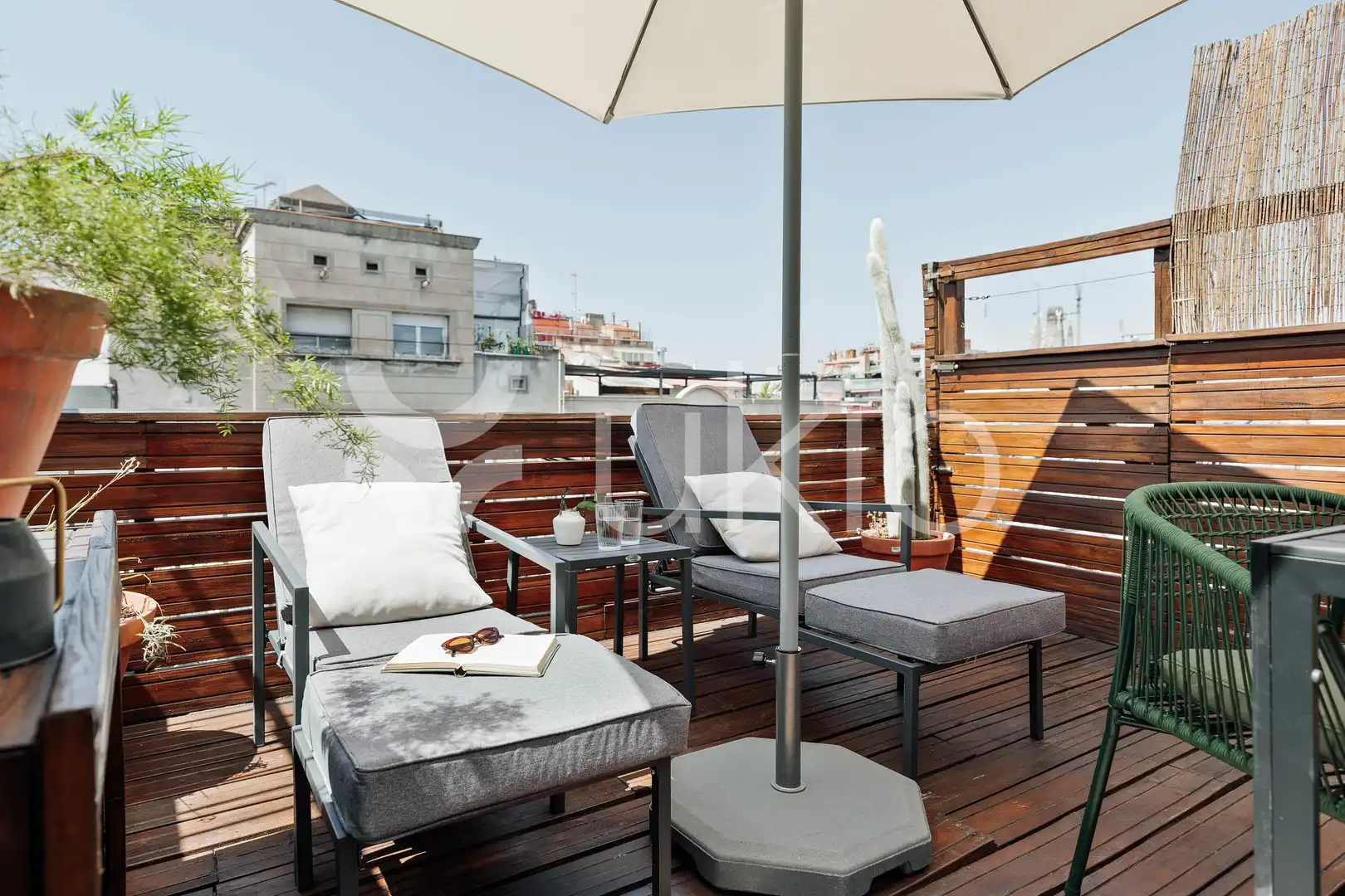 Terrace of Attic for rent in Barcelona  with Air Conditioner, Heating and Parquet flooring
