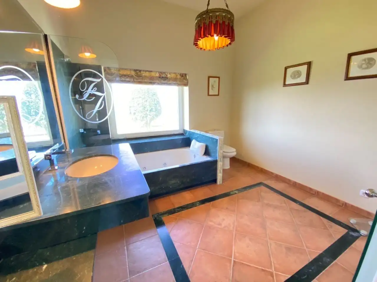 Bany de Casa o xalet en venda en Torrox amb Aire condicionat, Jardí privat i Traster