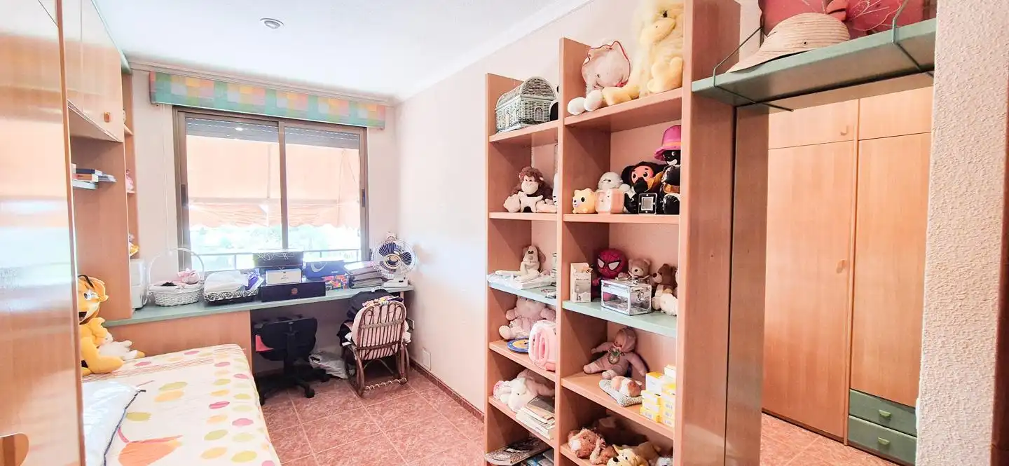 Dormitori de Casa o xalet en venda en Elche / Elx amb Aire condicionat, Jardí privat i Traster