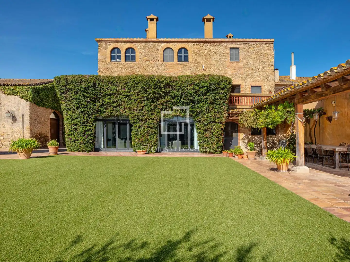 Jardí de Casa o xalet en venda en Ullastret amb Aire condicionat, Calefacció i Jardí privat