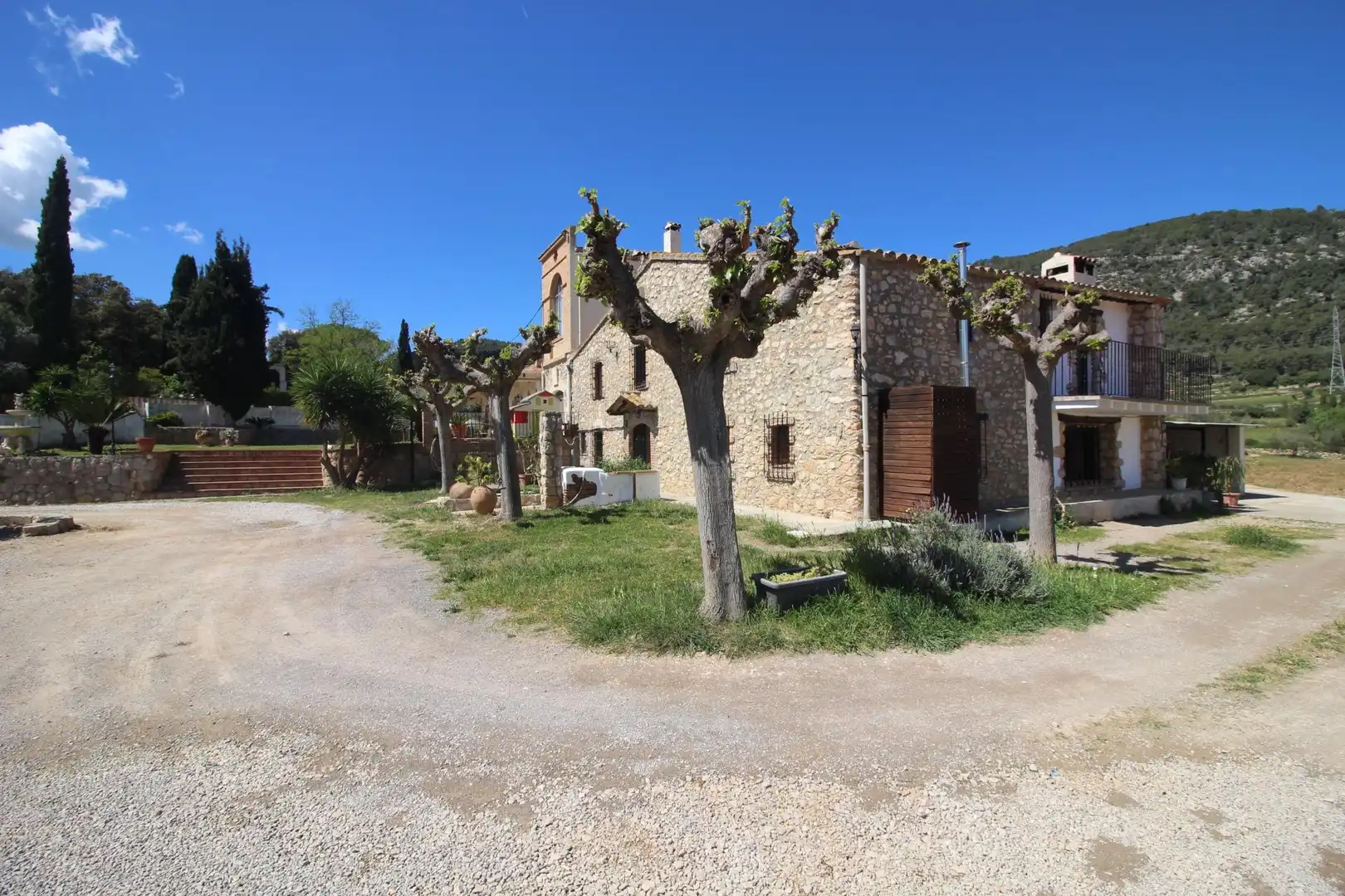 Vista exterior de Casa o xalet de lloguer en Canyelles amb Aire condicionat, Calefacció i Jardí privat