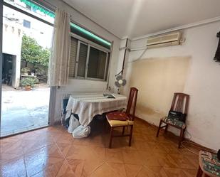 Dormitori de Planta baixa en venda en Burjassot amb Aire condicionat i Terrassa