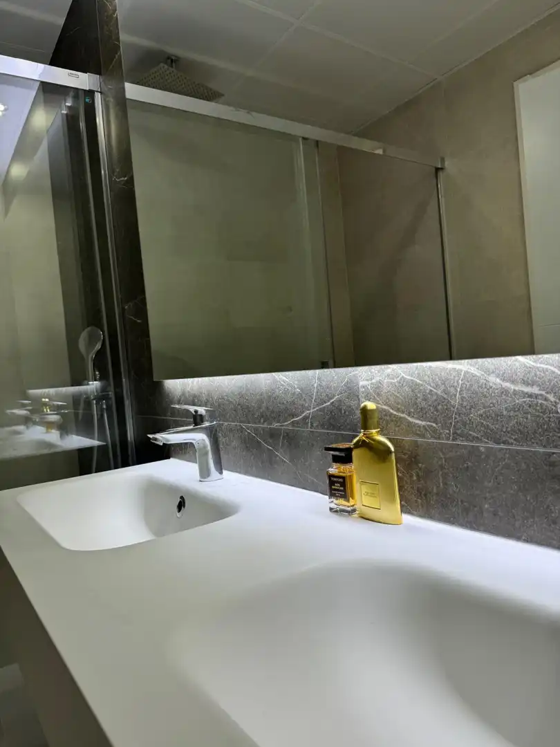 Bathroom of Apartments for rent in Benidorm  with Air Conditioner, Heating and Private garden