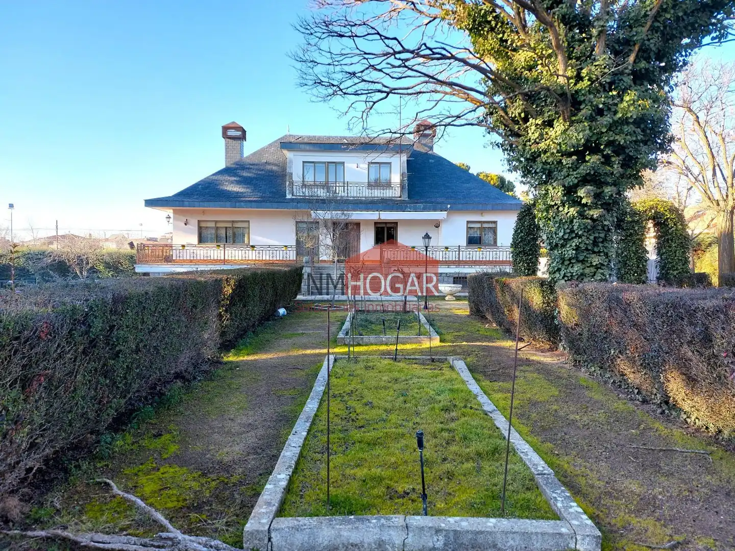 Vista exterior de Casa o xalet en venda en Ávila amb Calefacció, Jardí privat i Traster