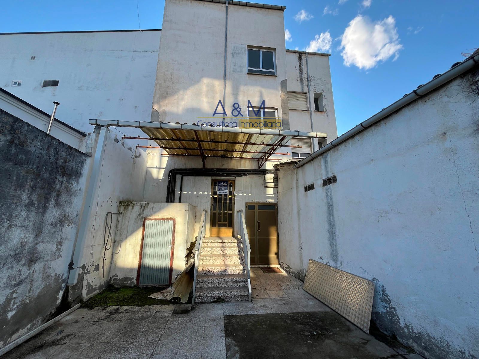 Exterior view of Building for sale in Toral de los Vados