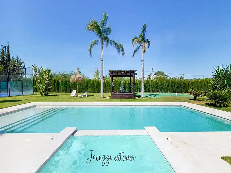 Piscina de Residencial en venta en Las Cabezas de San Juan