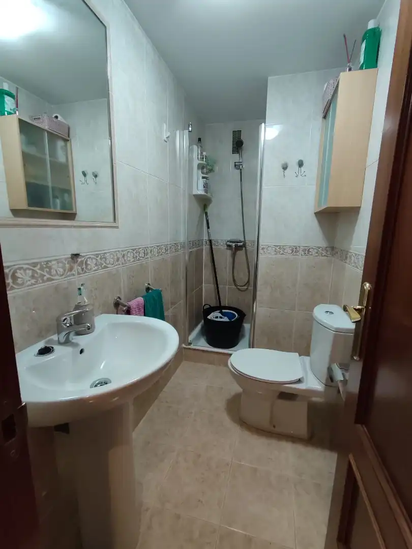 Bathroom of Flat for sale in Vigo   with Heating, Parquet flooring and Storage room