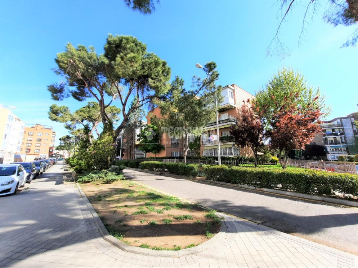 Exterior view of Flat for sale in  Madrid Capital  with Heating