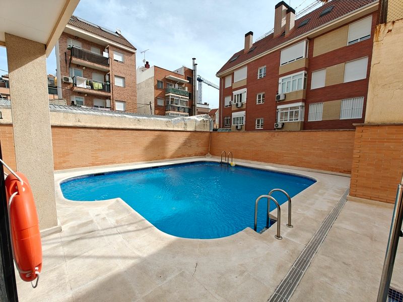 Piscina de Pis de lloguer en  Madrid Capital amb Calefacció, Piscina i Moblat