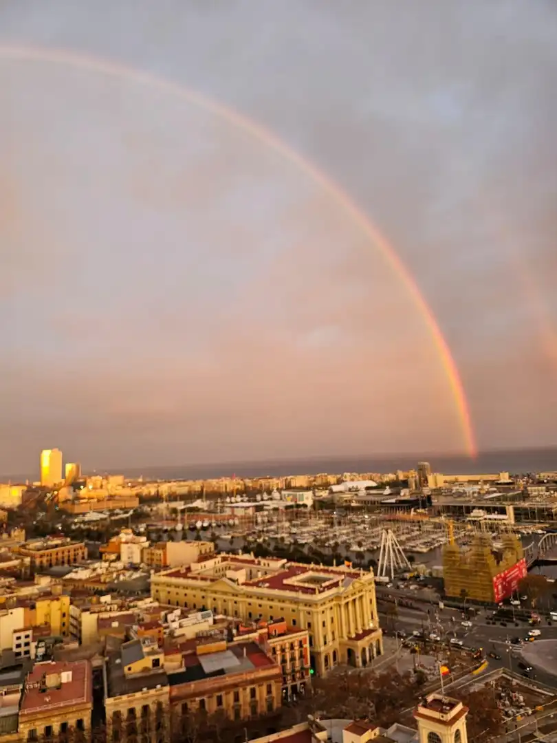 Außenansicht von Büro zum Verkauf in Barcelona mit Klimaanlage, Heizung und Terrasse