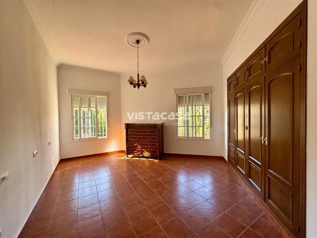 Sala d'estar de Casa o xalet en venda en Mairena del Alcor amb Aire condicionat, Calefacció i Jardí privat