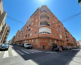 Vista exterior de Apartament en venda en Torrevieja amb Aire condicionat, Terrassa i Balcó